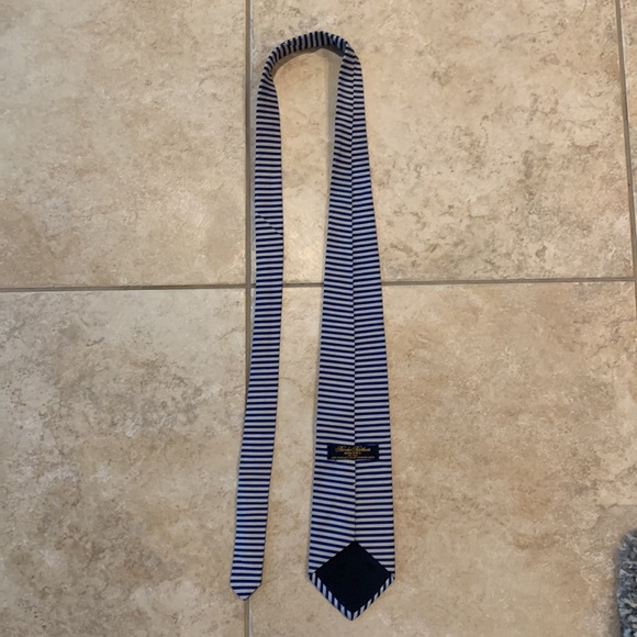 Retro Brooks Brothers Tie - Picture 2 of 3
